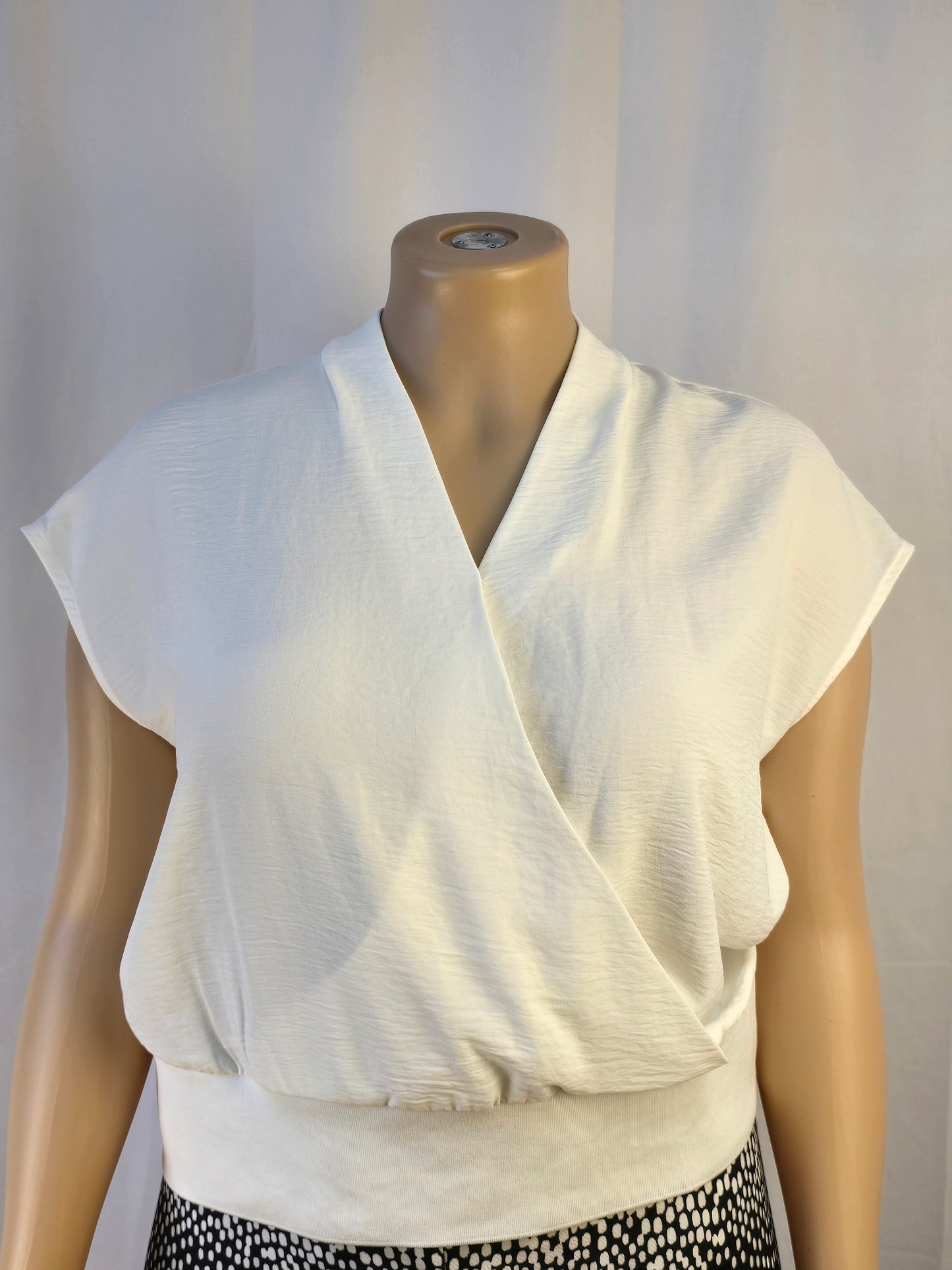 Calvin Klein Off White Cross Front Top XL New With Tags