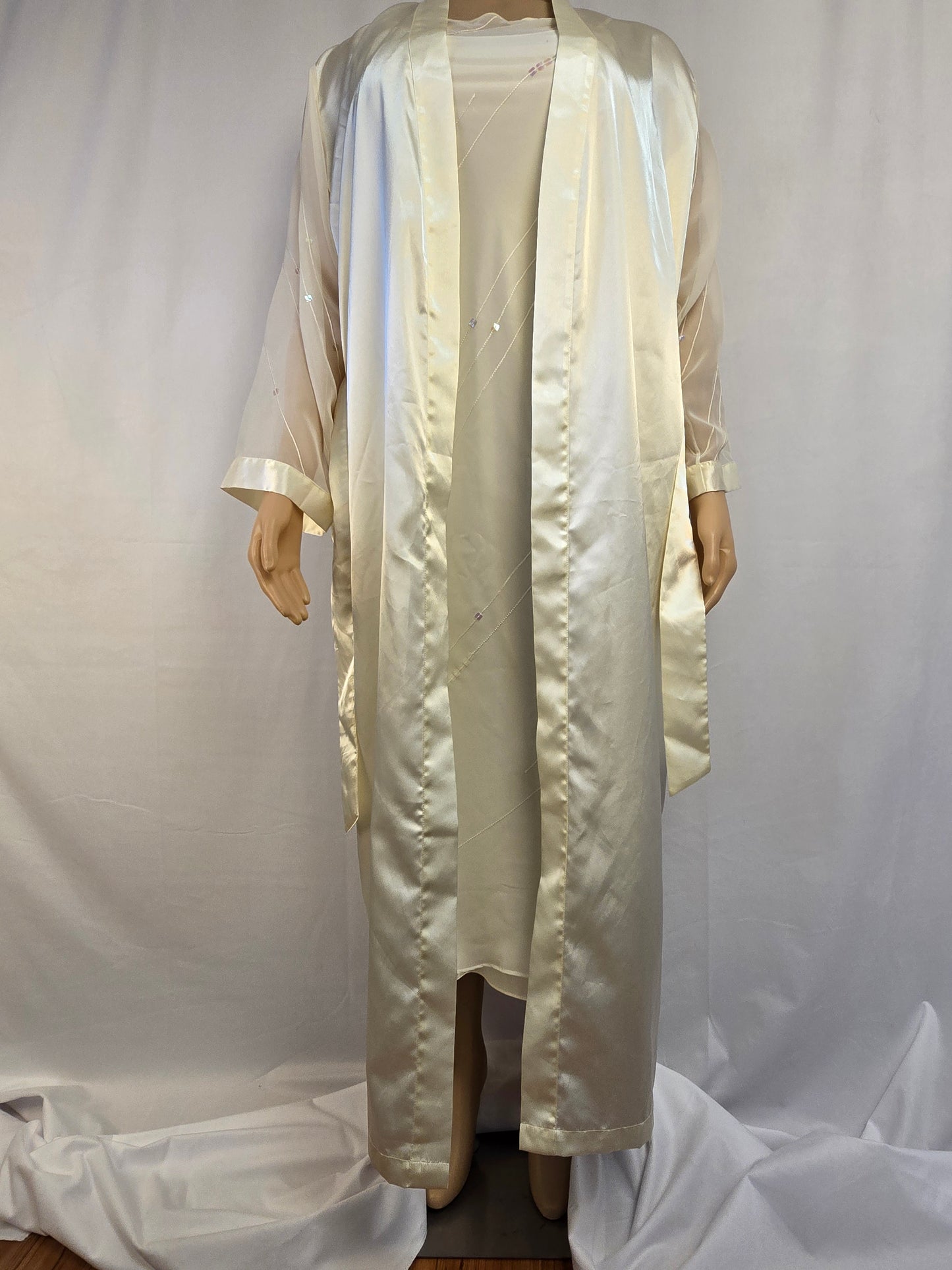Rose Passion Slip Nightgown Medium and Rose Passion Robe One Size Cream Colour Preloved