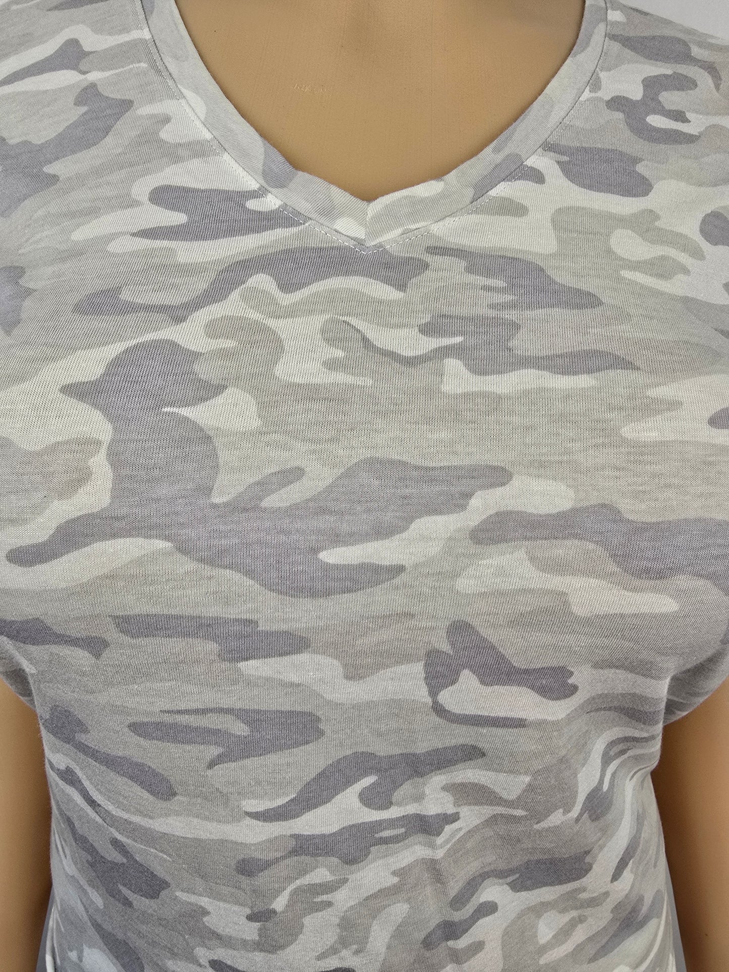 Gap "Favorite Tee" Short Sleeved Grey and White Camo T-Shirt XL Preloved