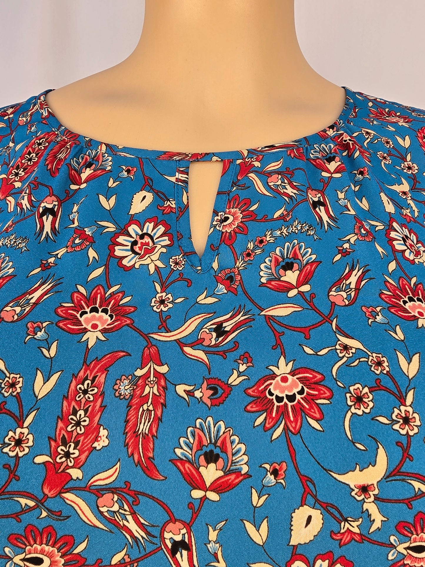 Northern Reflections Blue & Red 3/4 Sleeve Blouse Size Large Preloved