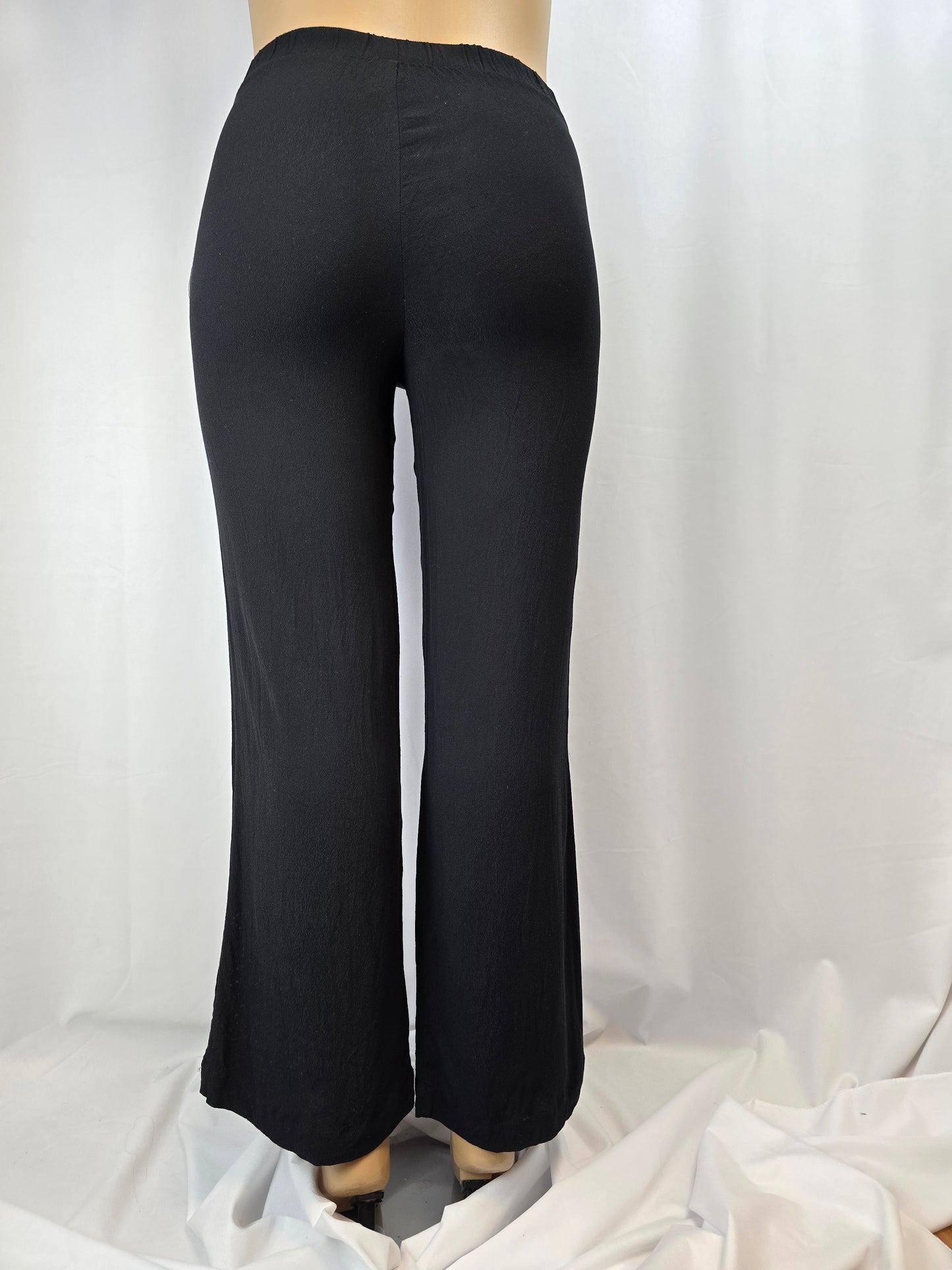 Tribal Black Pull-On Pant with Laser Cutout Front Bottom Size Large Preloved