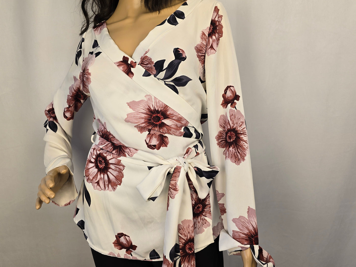 Dynamite White Floral Jacket/Top Medium Long Sleeve Preloved