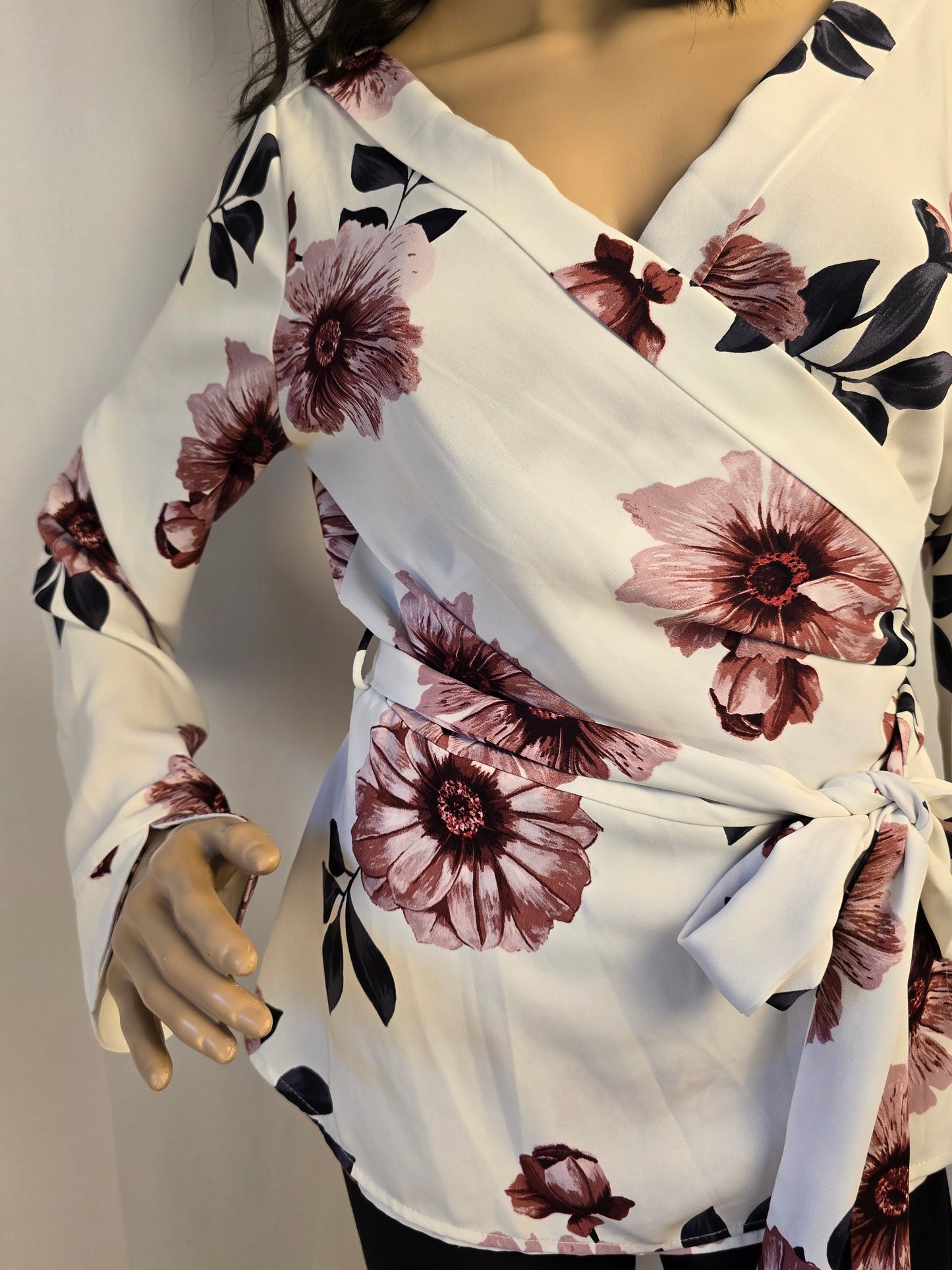 Dynamite White Floral Jacket/Top Medium Long Sleeve Preloved