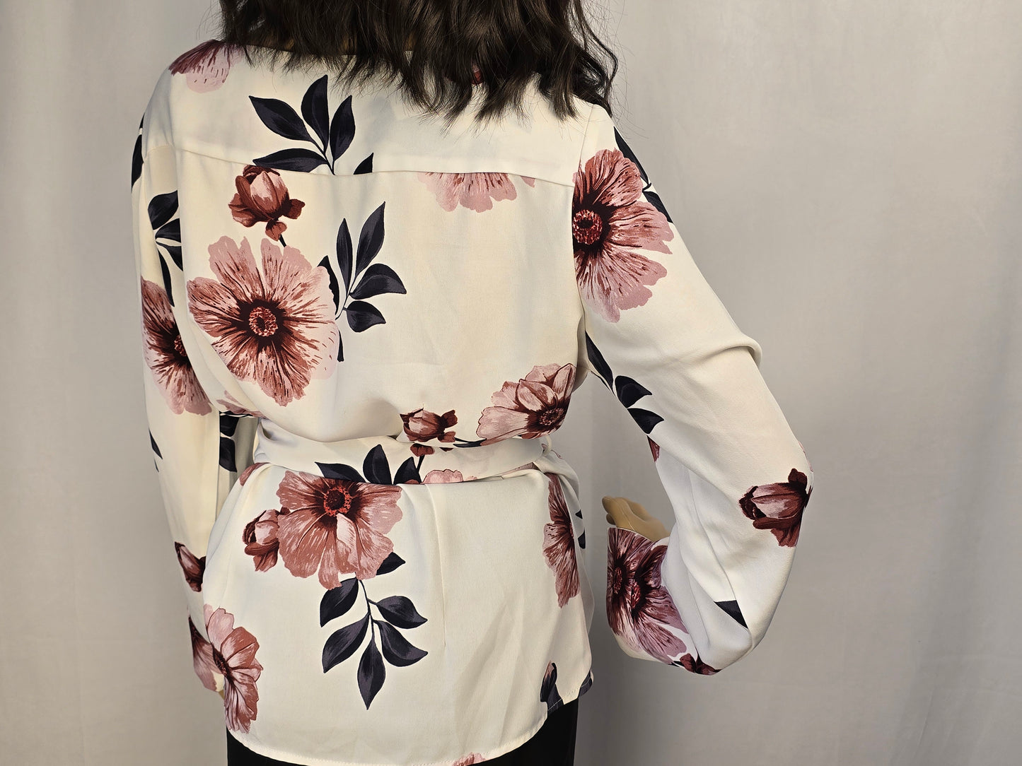 Dynamite White Floral Jacket/Top Medium Long Sleeve Preloved