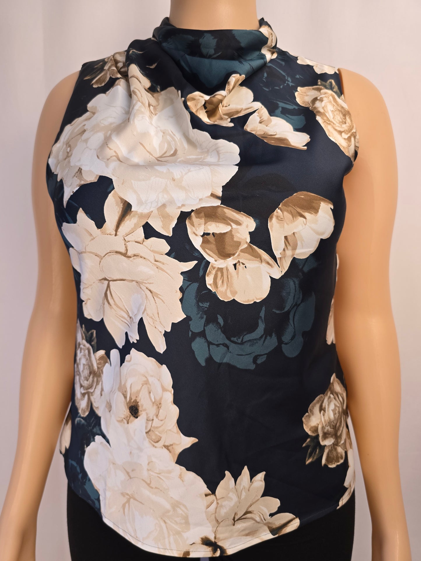 RW & Co Blue Floral High Neck Sleeveless Top Size Large Preloved