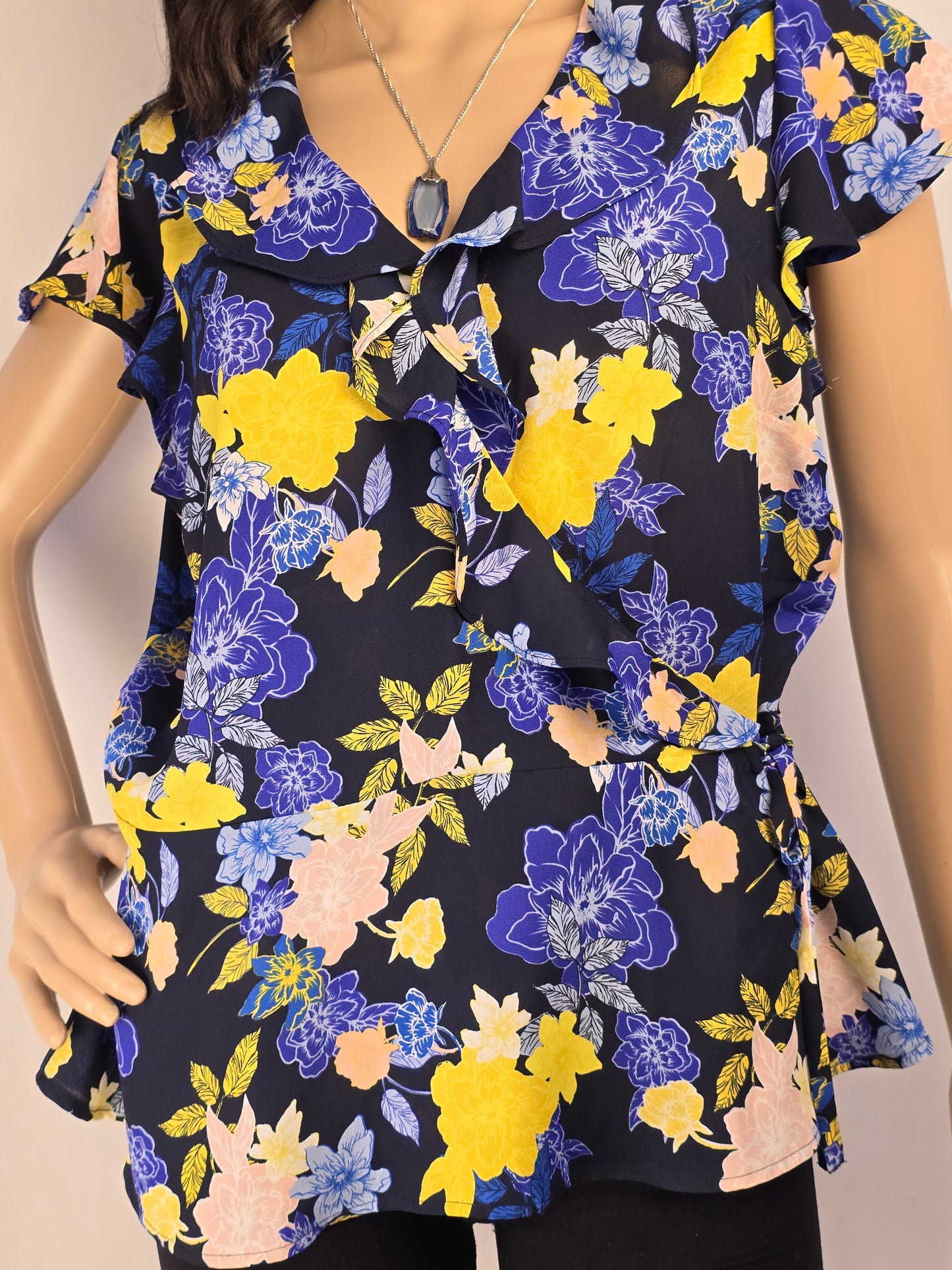 Banana Republic Blue Floral Top Flutter Sleeve Size Medium Preloved