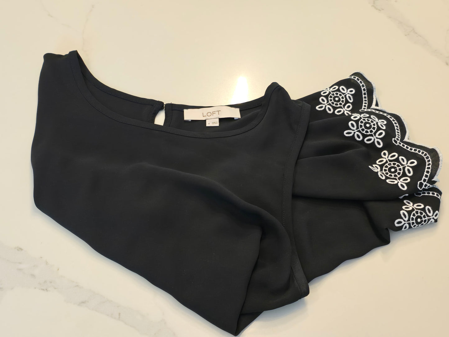Loft Black Tank Top with Scalloped White Bottom Size Medium Preloved
