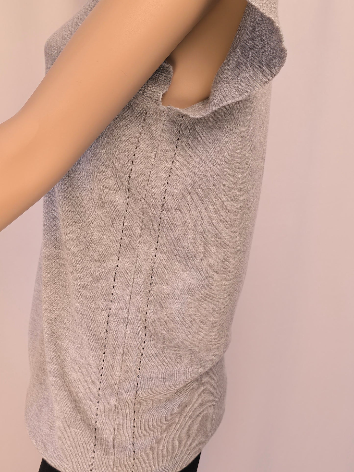 Joe Fresh Light Grey V Neck Short Sleeve Sweater / Top Medium Preloved