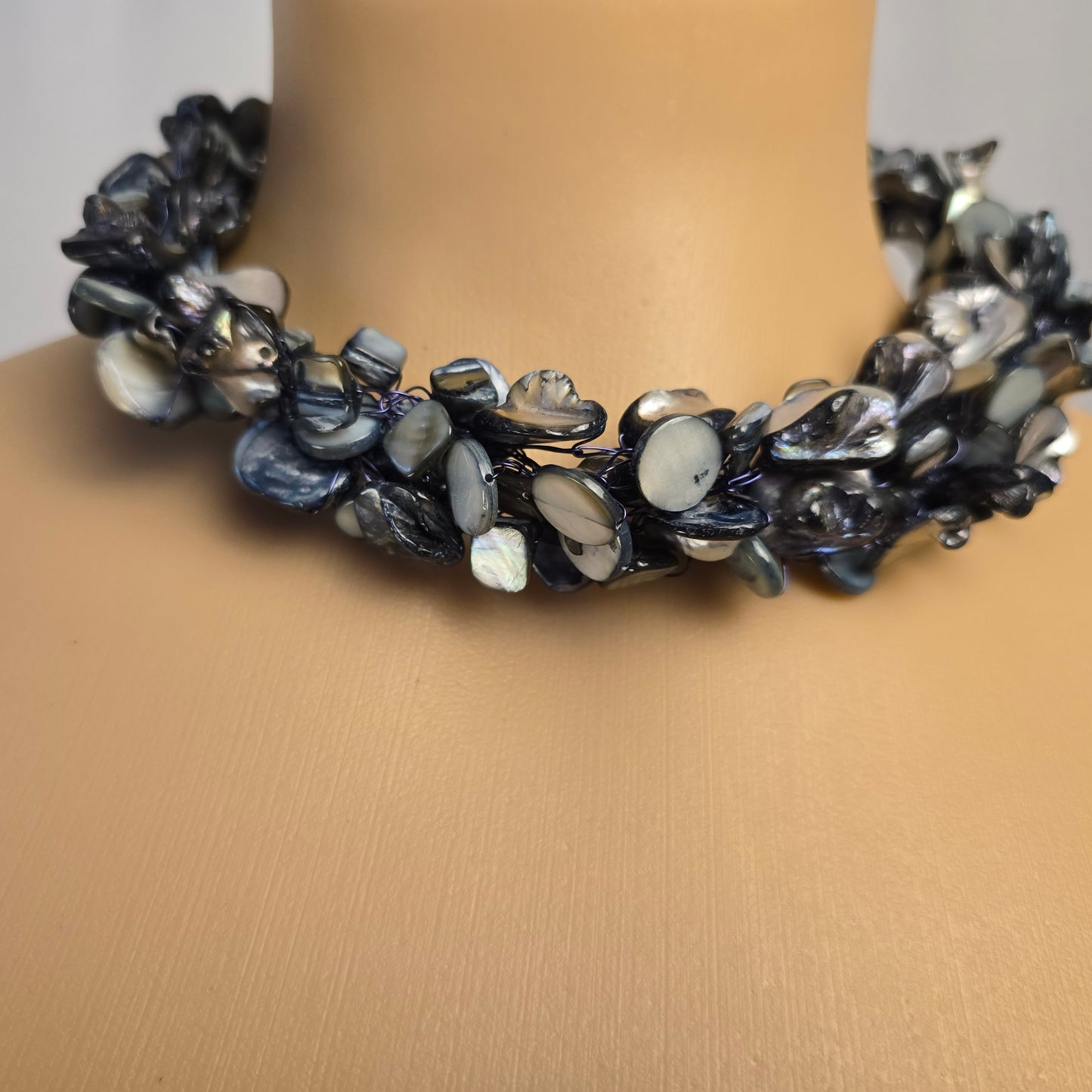 Mother of Pearl Chunky Necklace Preloved