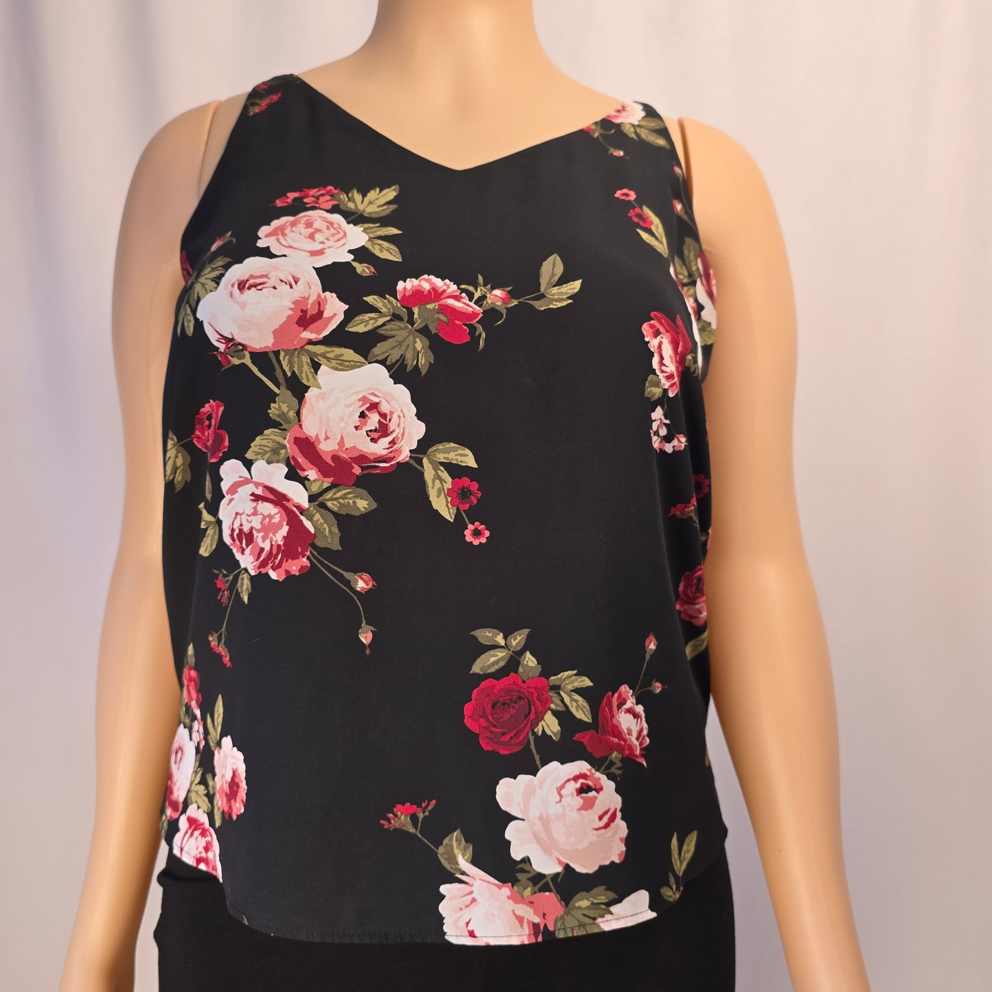 Reitmans Ressentials Black Red Floral Tank / Cami Large Preloved