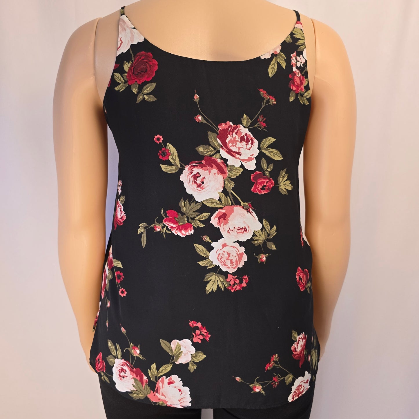 Reitmans Ressentials Black Red Floral Tank / Cami Large Preloved