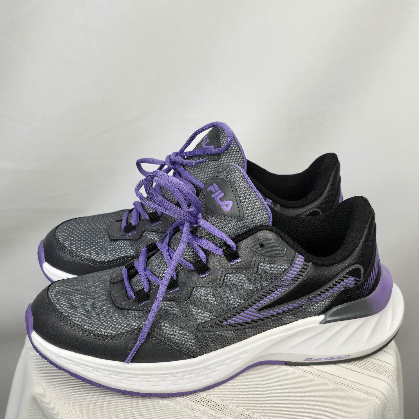 Fila Energized Runner Size 10 Grey/Purple Preloved