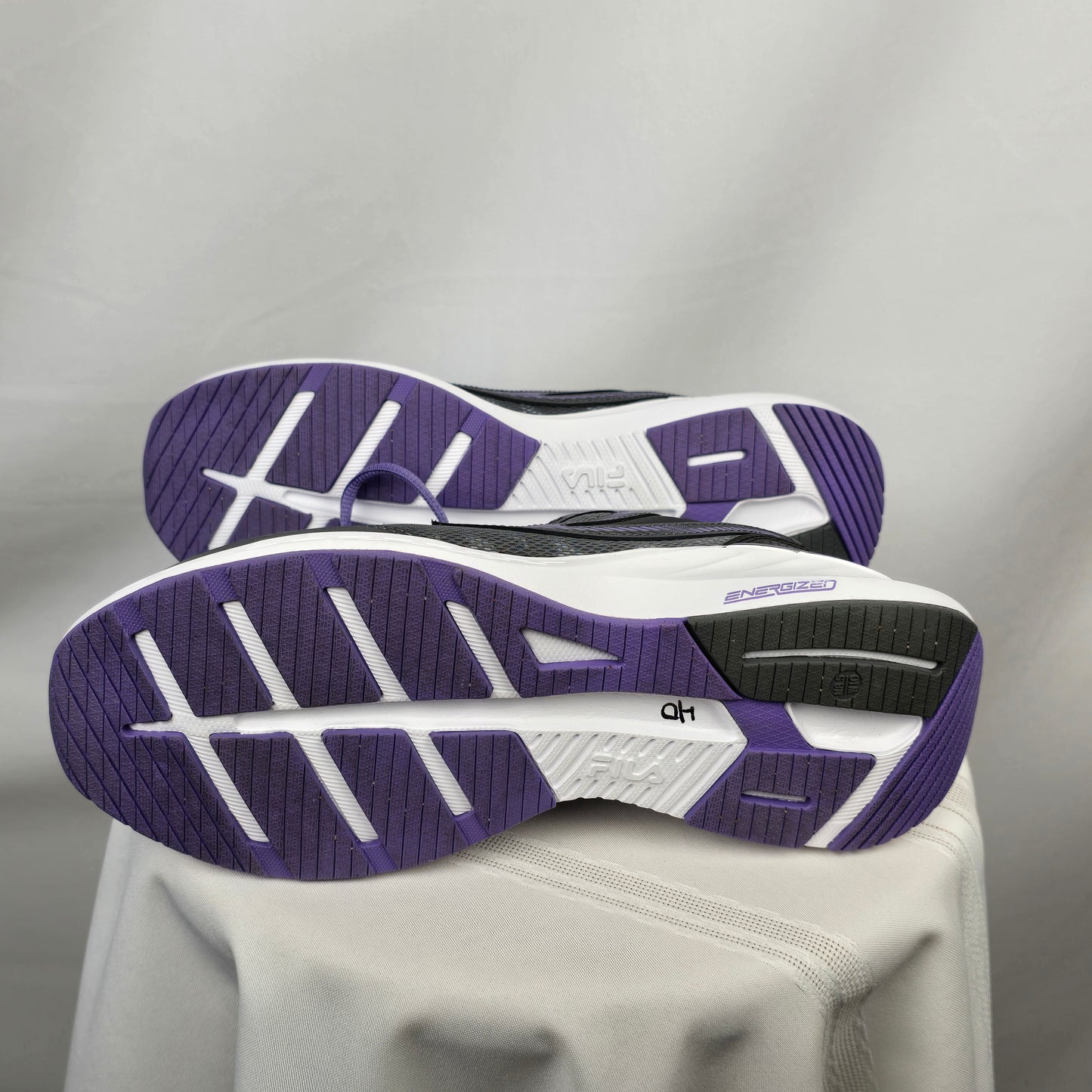 Fila Energized Runner Size 10 Grey/Purple Preloved