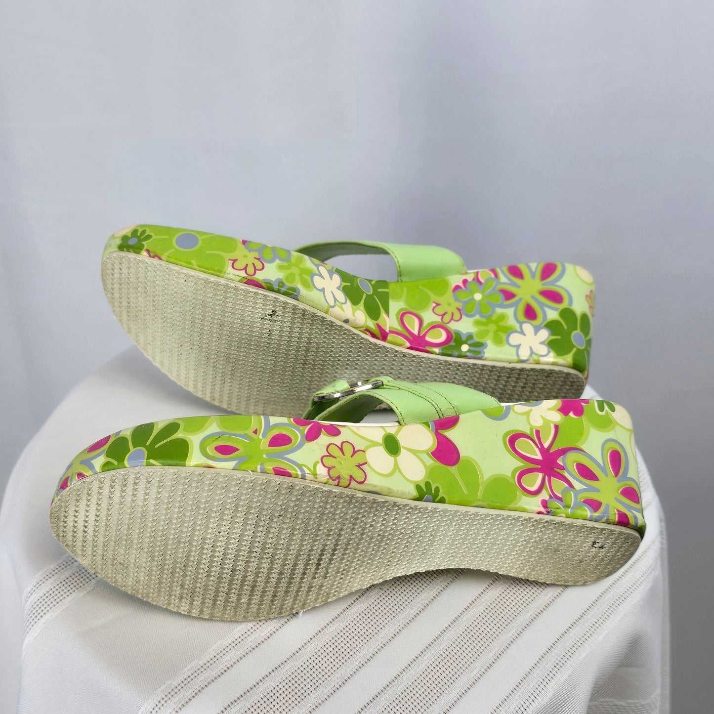 In&Out Green White Thong Sandals Size 39 Preloved