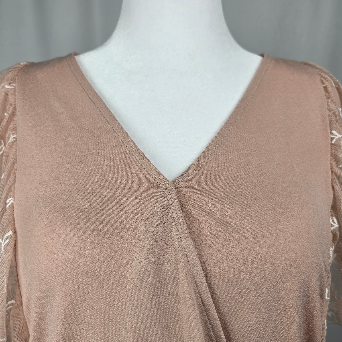 Adrienne Vittadini Romantic Blush Faux-Wrap Top with Lace Mesh Sleeves XL Preloved