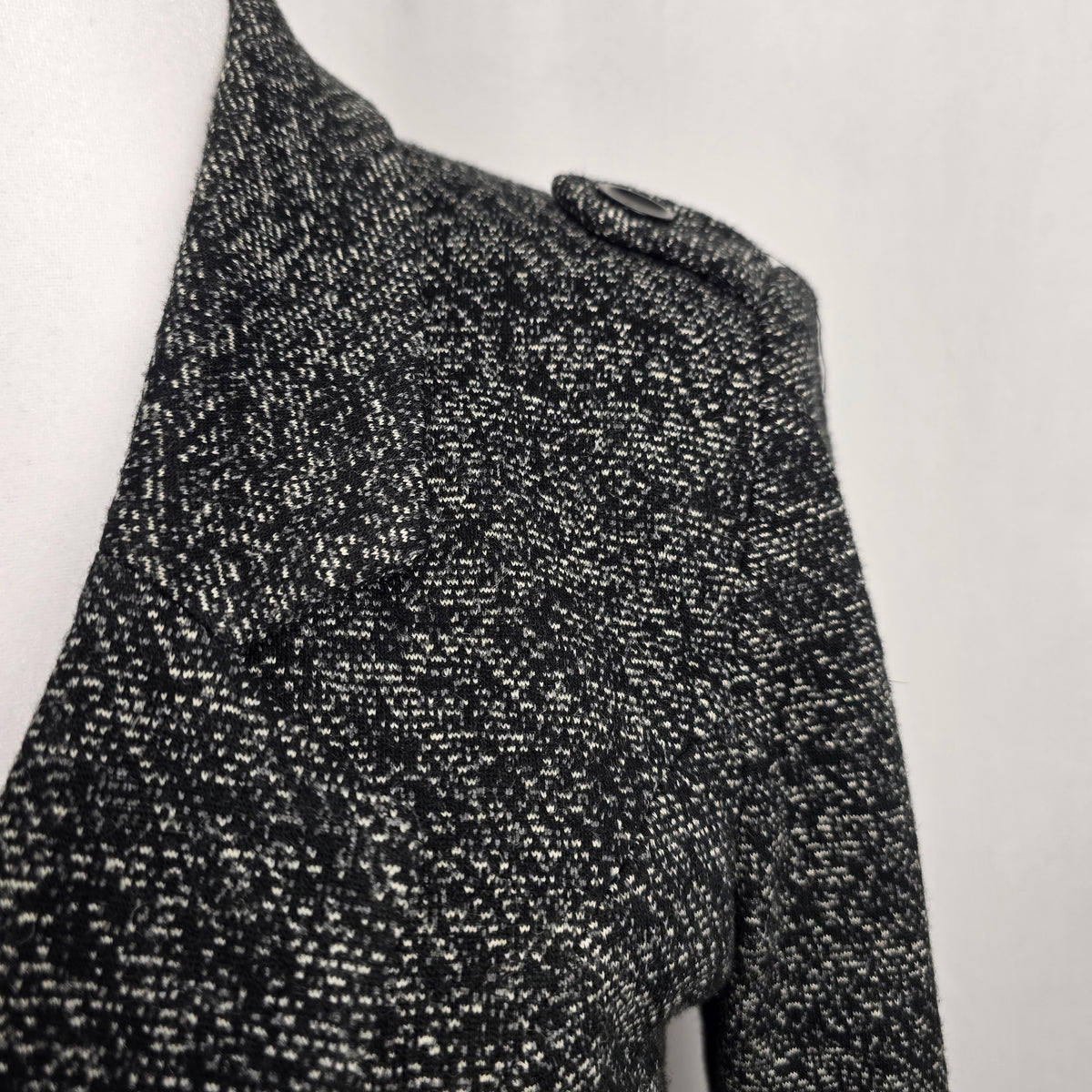 Le Château Textured Charcoal Suit Set – Tailored 2‑Piece Jacket Large and Skirt 15/16