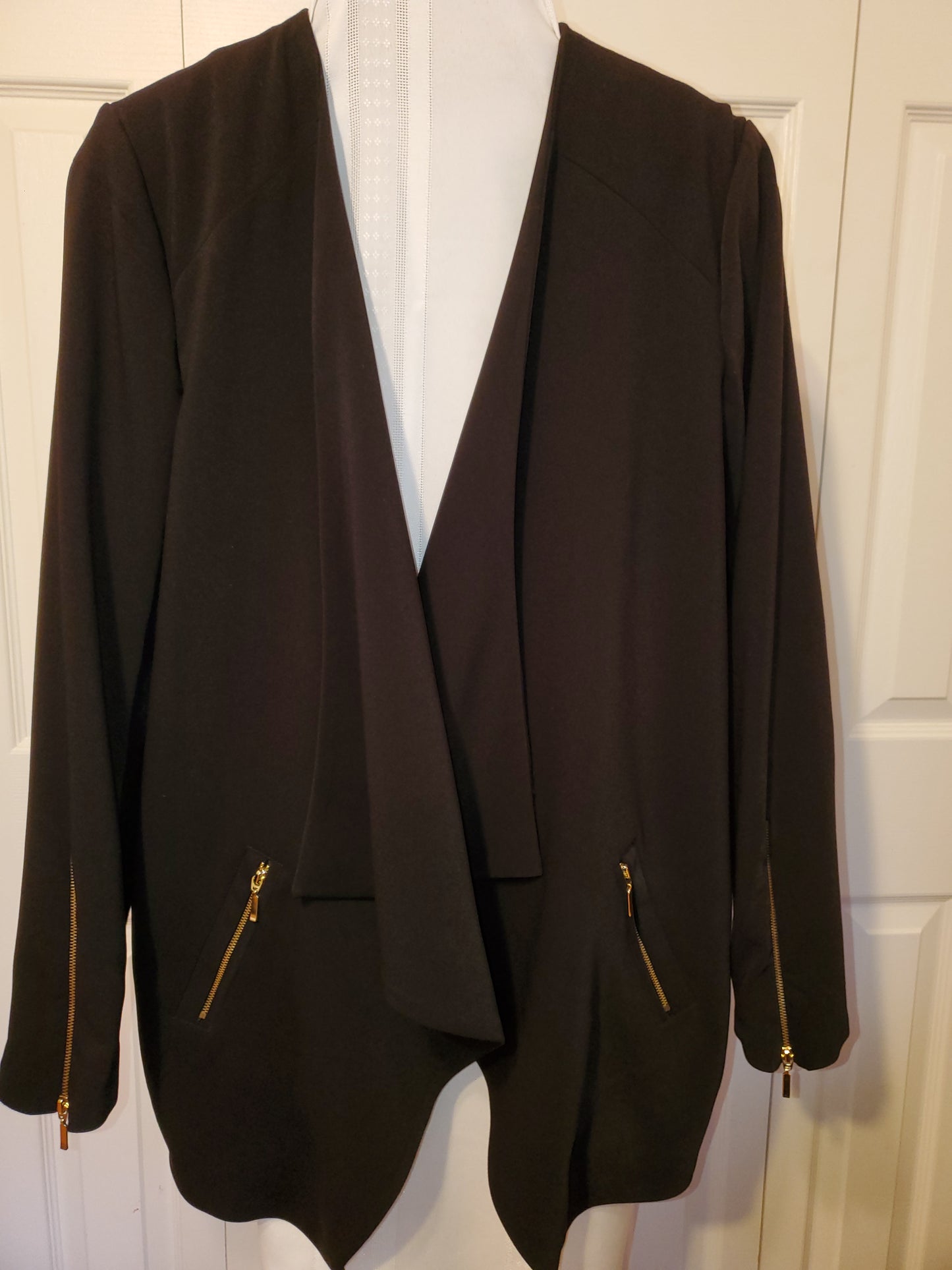 Linea Domani Black Jacket with Zippers Size 10