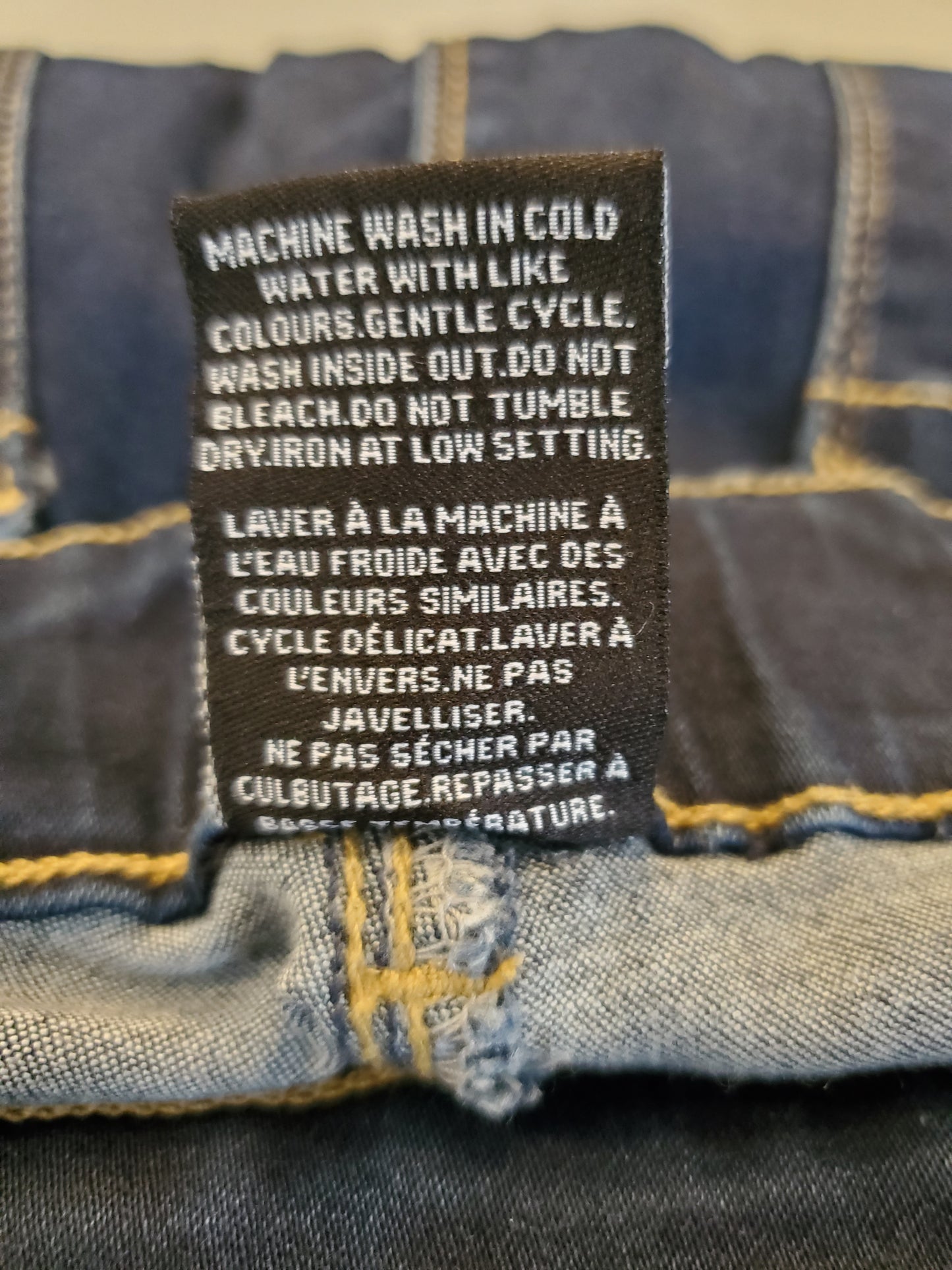 Suko Jeans Pull-On Dark Wash Stretchy Jeans Preloved