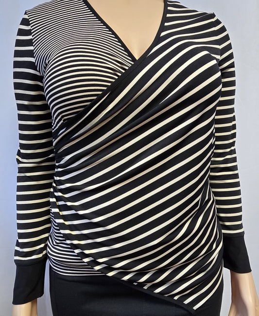 NueVa Black and Cream Striped Top Size 14 Preloved