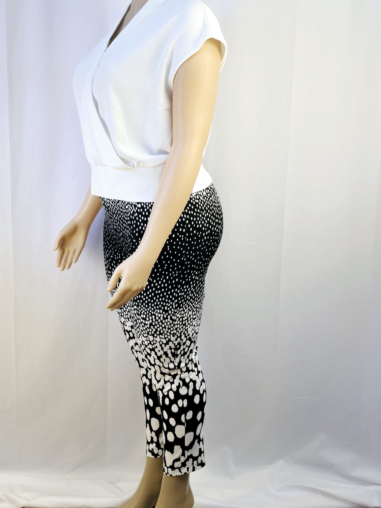 Frank Lyman Design Pants Size 16 New With Tags