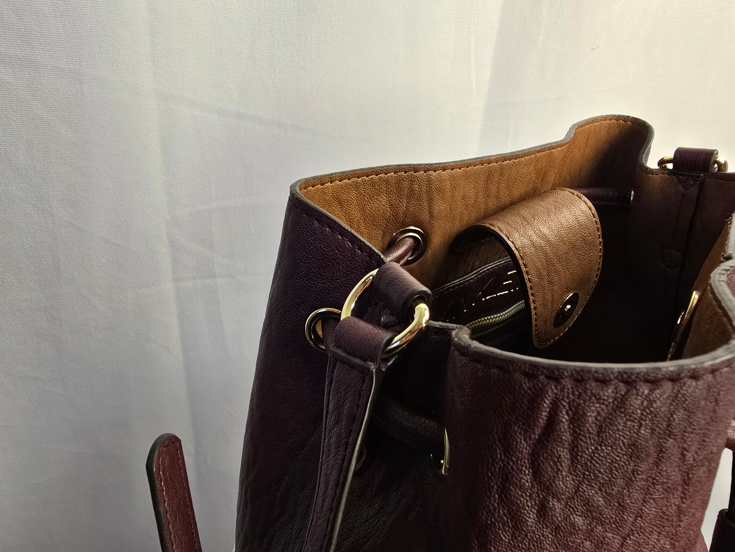 Calvin Klein Women's Gabrianna Novelty Bucket Shoulder Bag Preloved