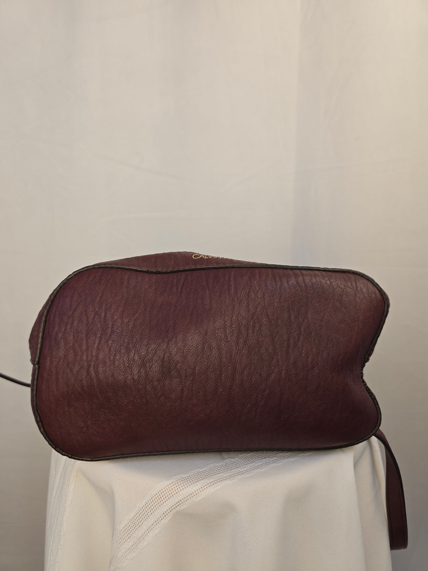 Calvin Klein Women's Gabrianna Novelty Bucket Shoulder Bag Preloved