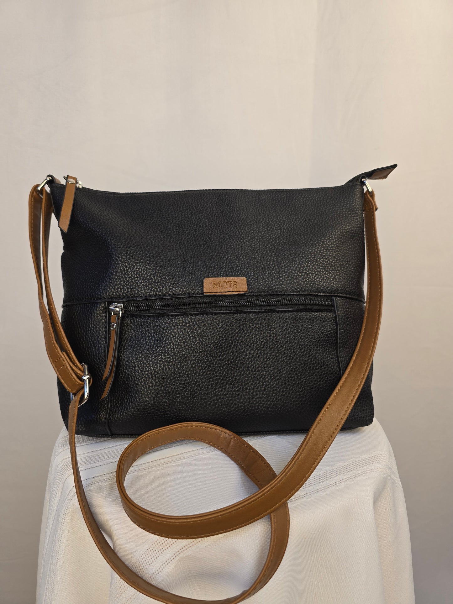 Roots Faux Leather Crossbody Black and Tan Purse Preloved