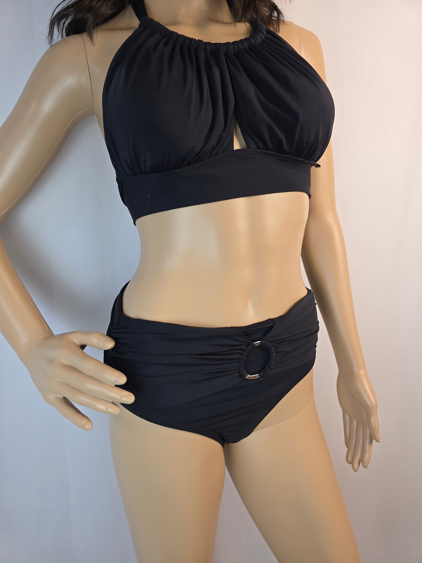 La Vie En Rose Bikini Top and Bottom. Black. Top size large bottom size medium. Preloved