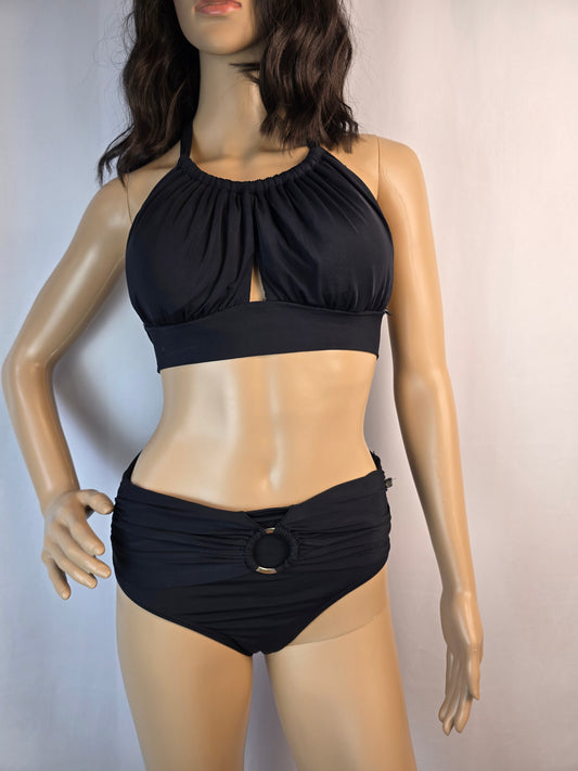 La Vie En Rose Bikini Top and Bottom. Black. Top size large bottom size medium. Preloved