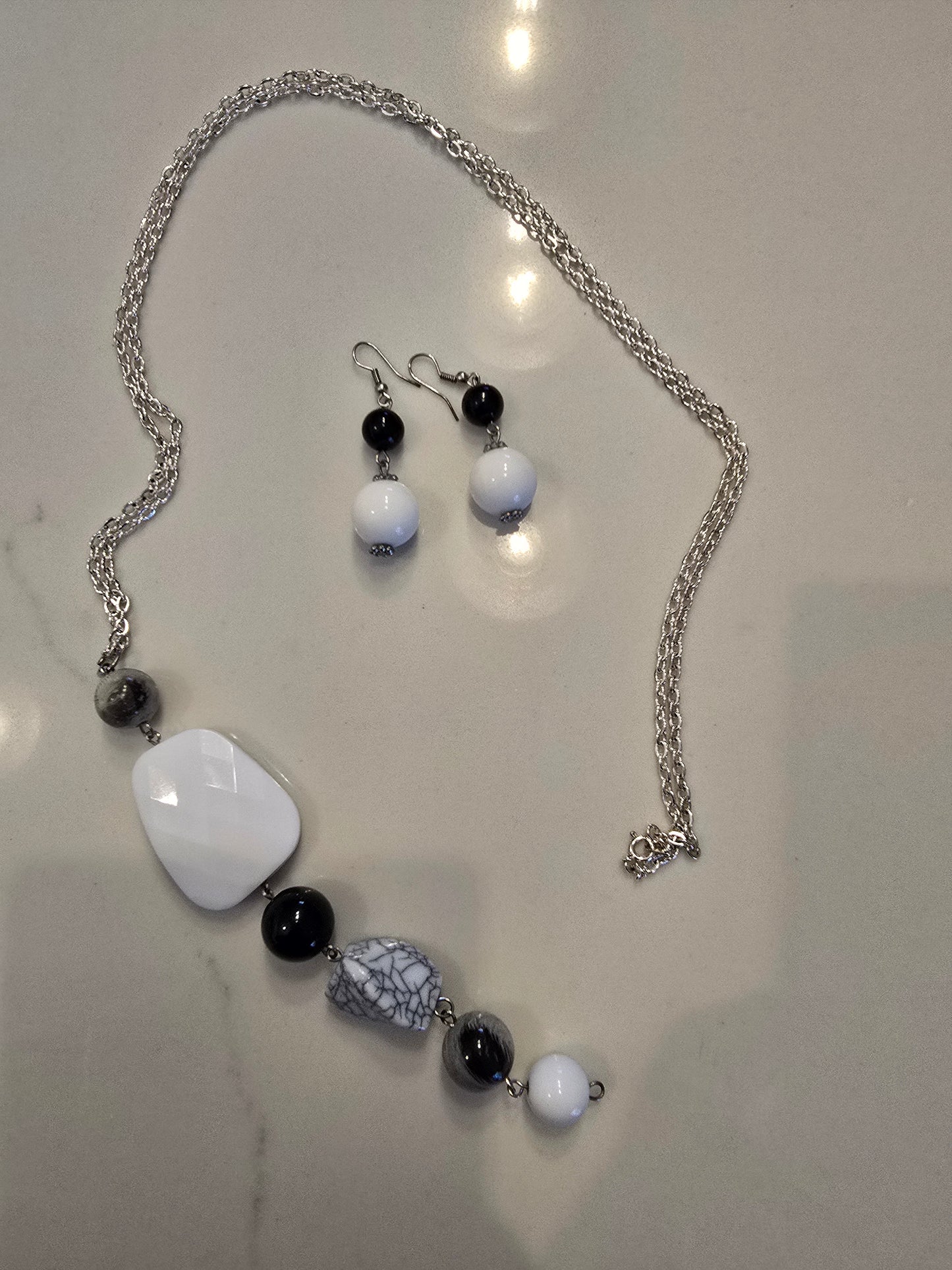 Stone Like Black and White Necklace with Matching Earrings. Costume jewelry. Preloved.