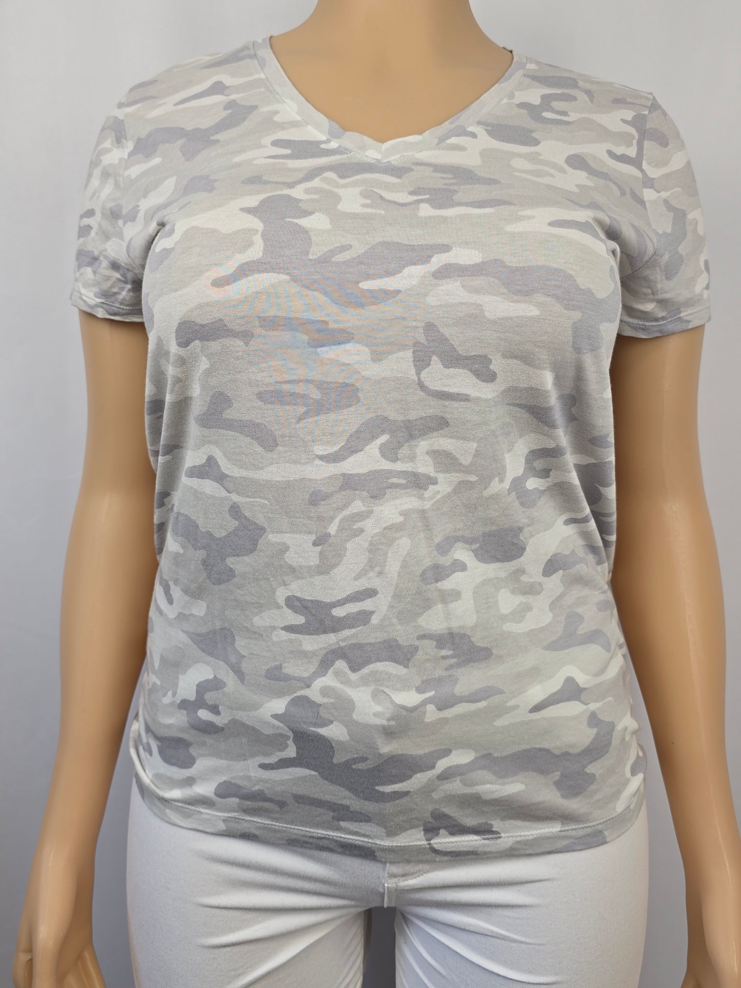 Gap "Favorite Tee" Short Sleeved Grey and White Camo T-Shirt XL Preloved