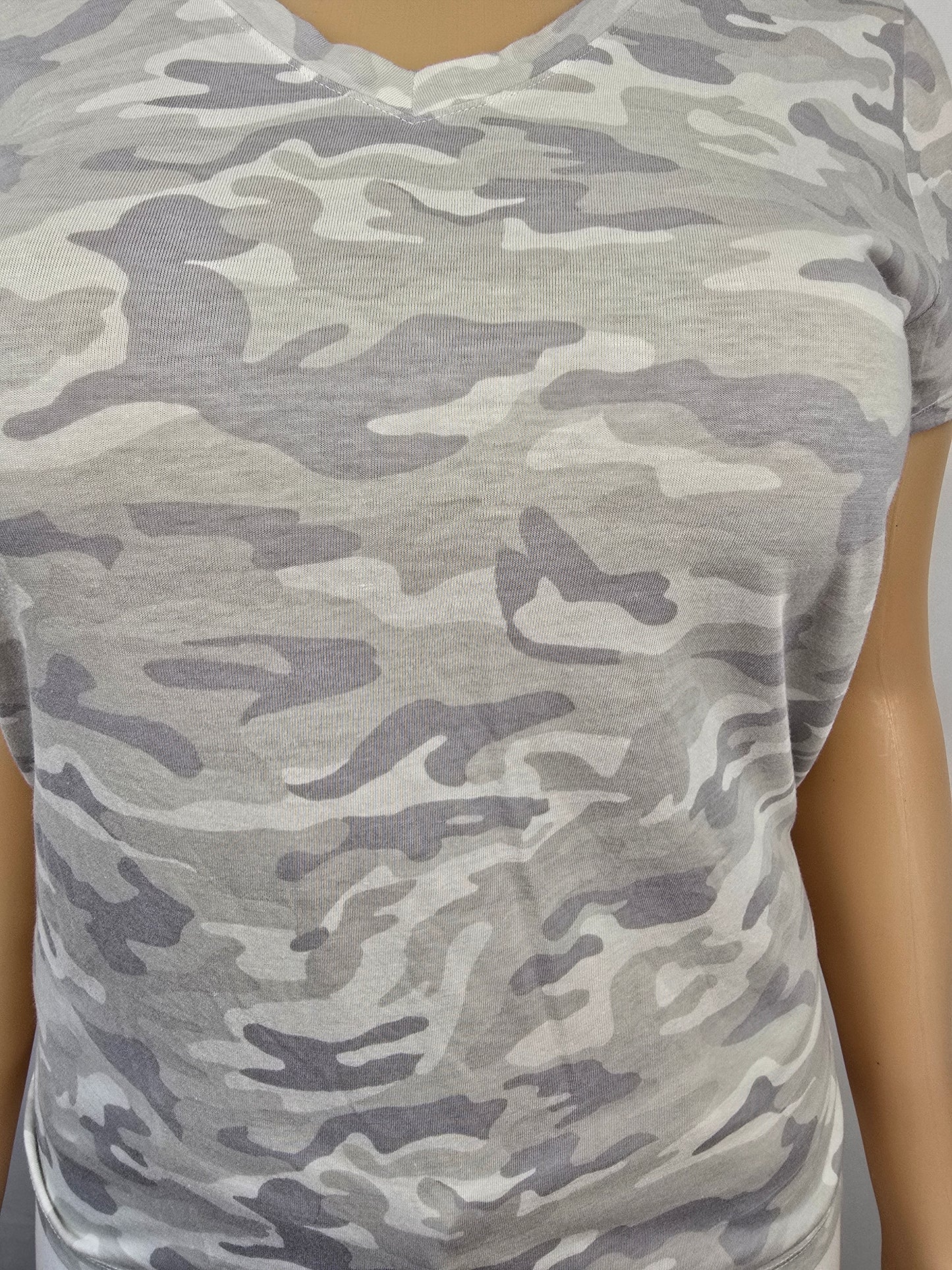 Gap "Favorite Tee" Short Sleeved Grey and White Camo T-Shirt XL Preloved