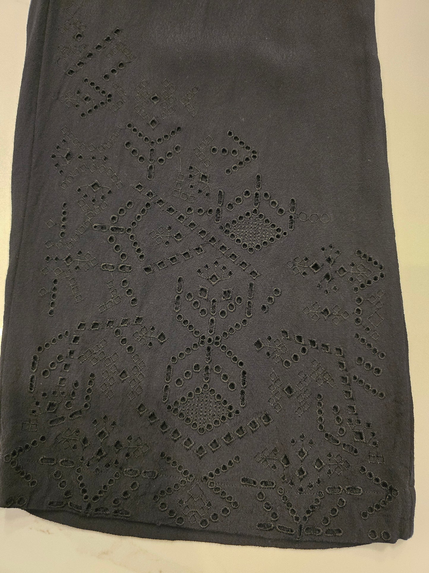 Tribal Black Pull-On Pant with Laser Cutout Front Bottom Size Large Preloved