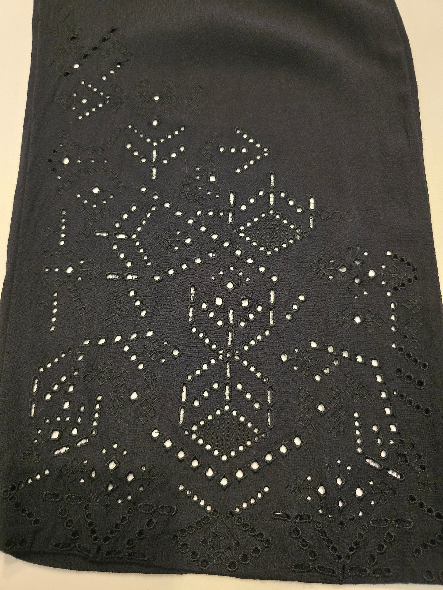 Tribal Black Pull-On Pant with Laser Cutout Front Bottom Size Large Preloved