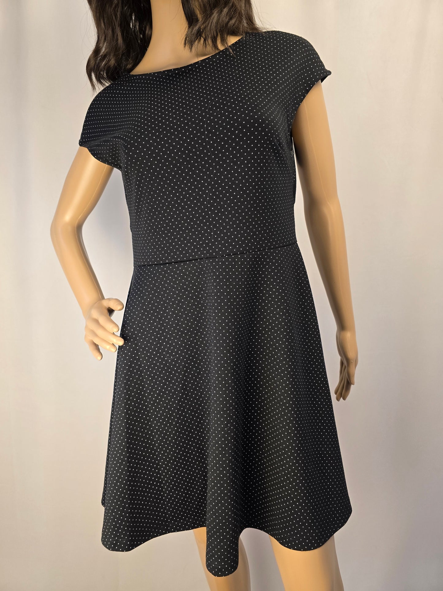 Gap Black and White Polka Dot A Line Dress Open Back Size 8P Preloved