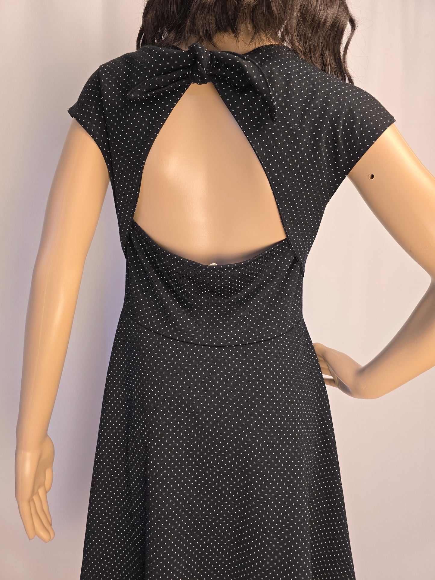 Gap Black and White Polka Dot A Line Dress Open Back Size 8P Preloved
