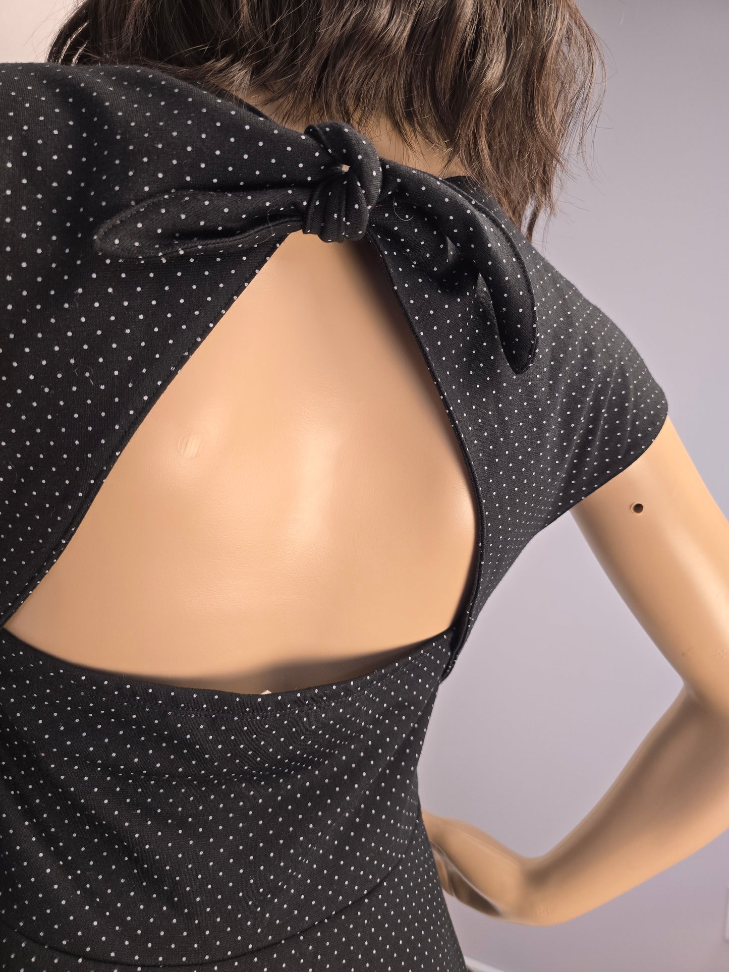 Gap Black and White Polka Dot A Line Dress Open Back Size 8P Preloved