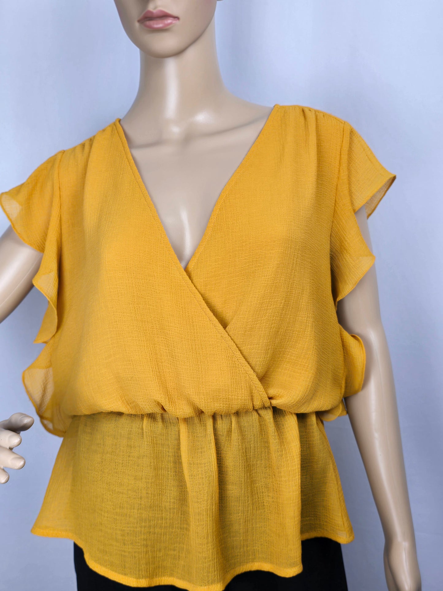 Le Lis Mango Coloured Flutter Sleeve Elastic Waist Top Size Medium Preloved