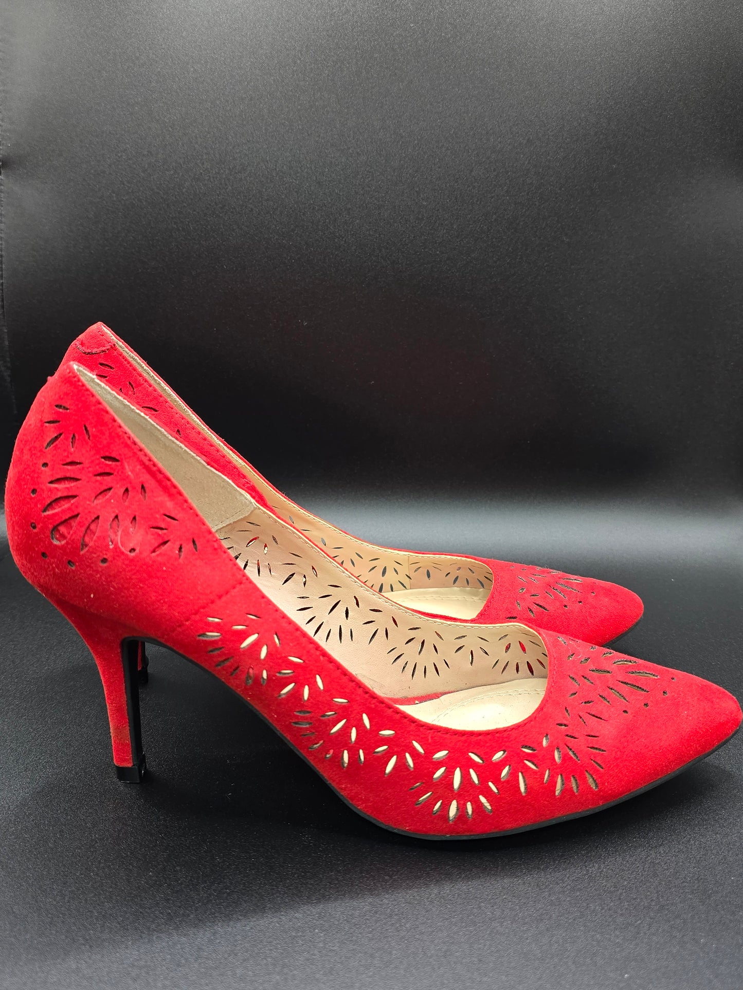Unisa Red Suede Heels Lazer Cut 3.5" New Like Condition 7.5 Preloved