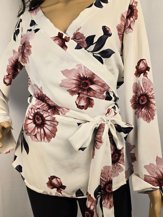 Dynamite White Floral Jacket/Top Medium Long Sleeve Preloved