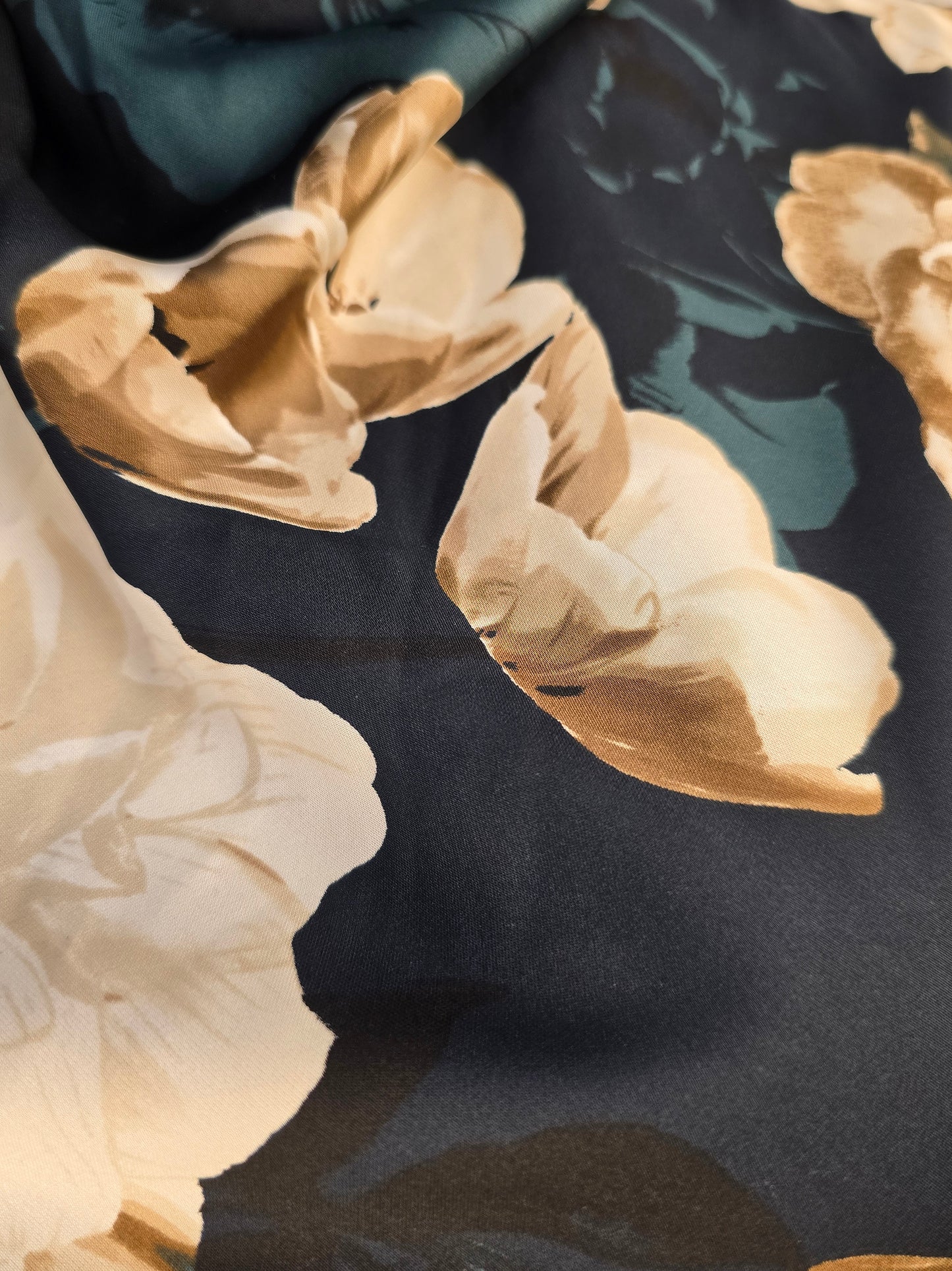 RW & Co Blue Floral High Neck Sleeveless Top Size Large Preloved