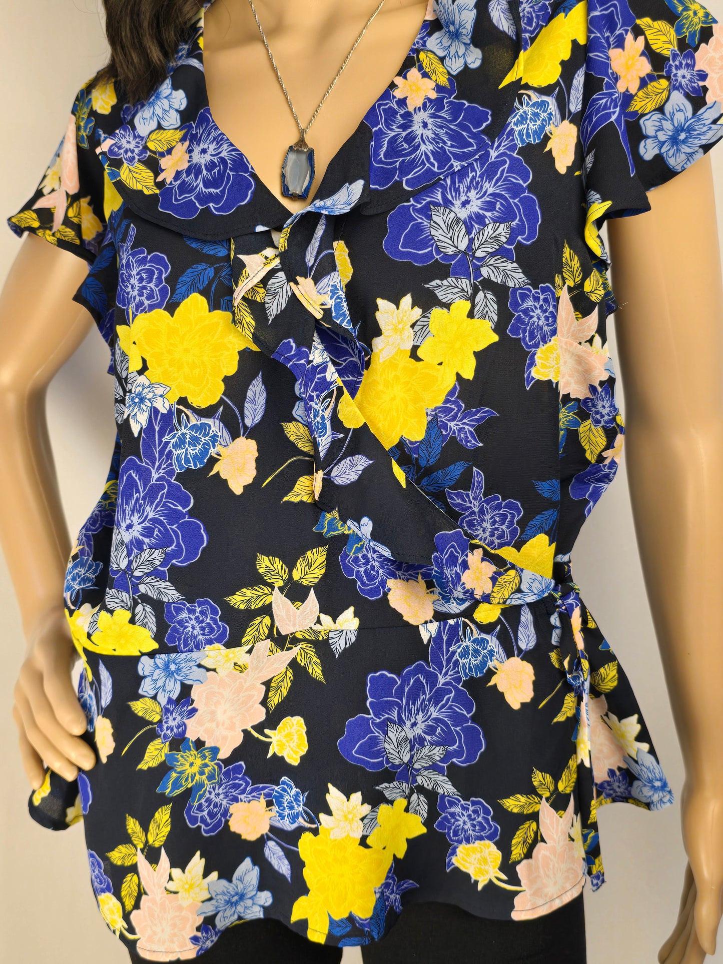 Banana Republic Blue Floral Top Flutter Sleeve Size Medium Preloved