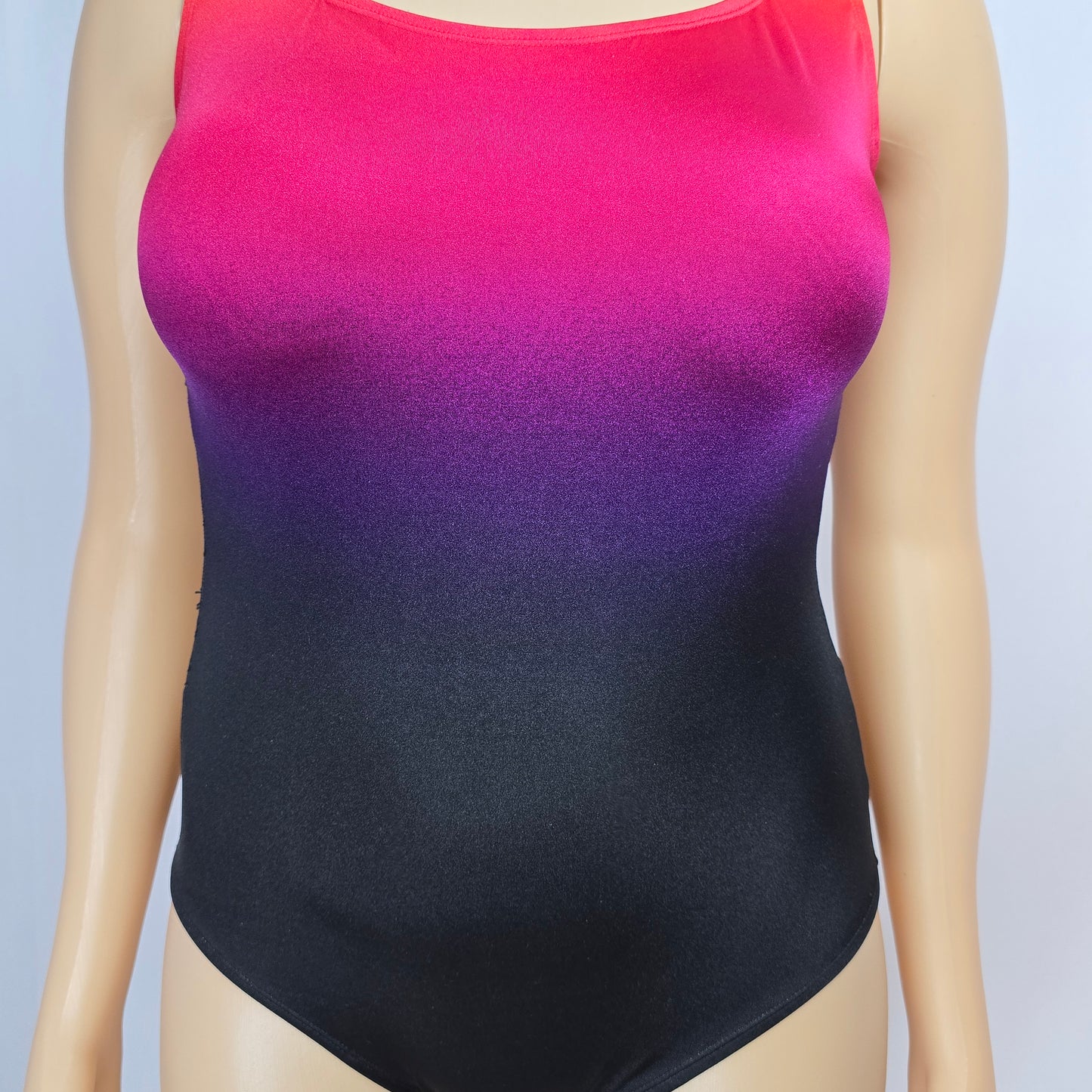 Longitude Women's Ombre Crisscross Swimsuit Size 16W Preloved