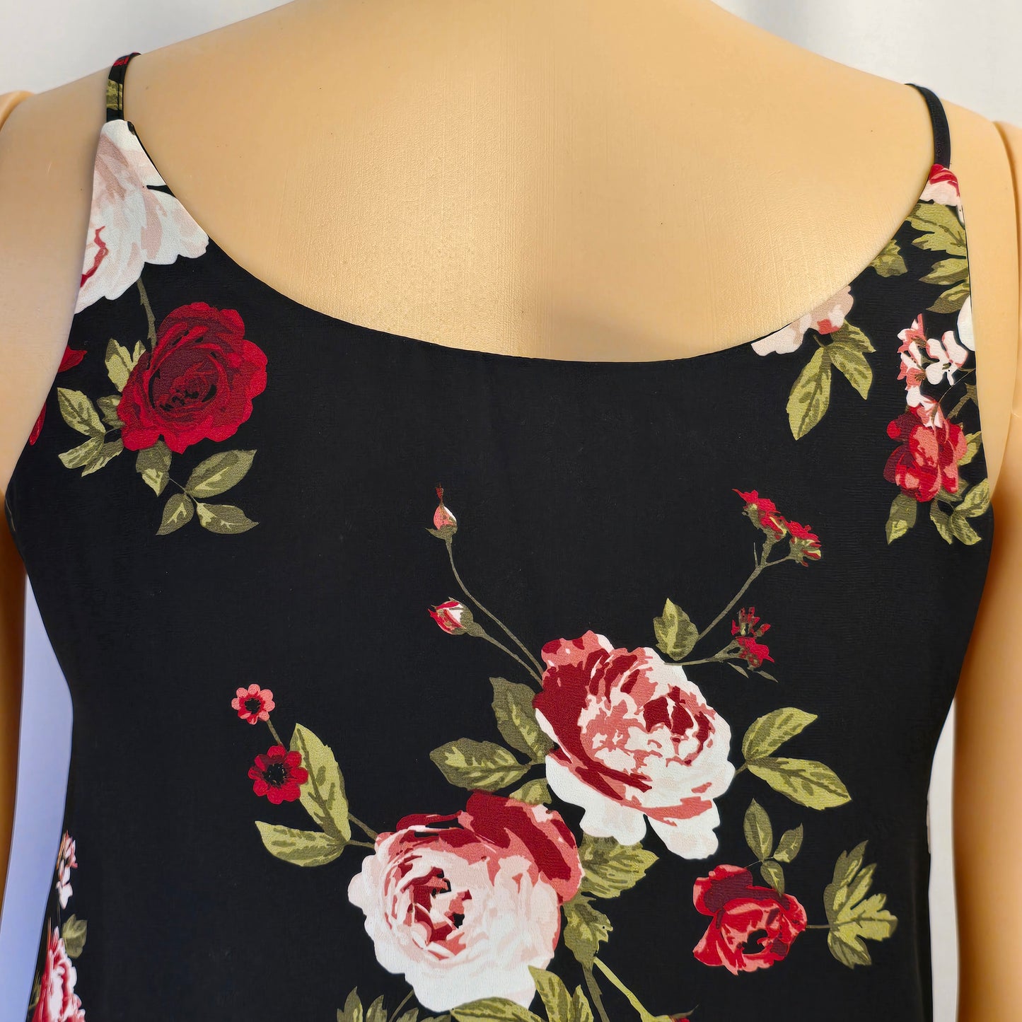 Reitmans Ressentials Black Red Floral Tank / Cami Large Preloved