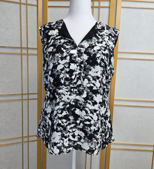 RW & Co Black and White Sleeveless Top Large Preloved