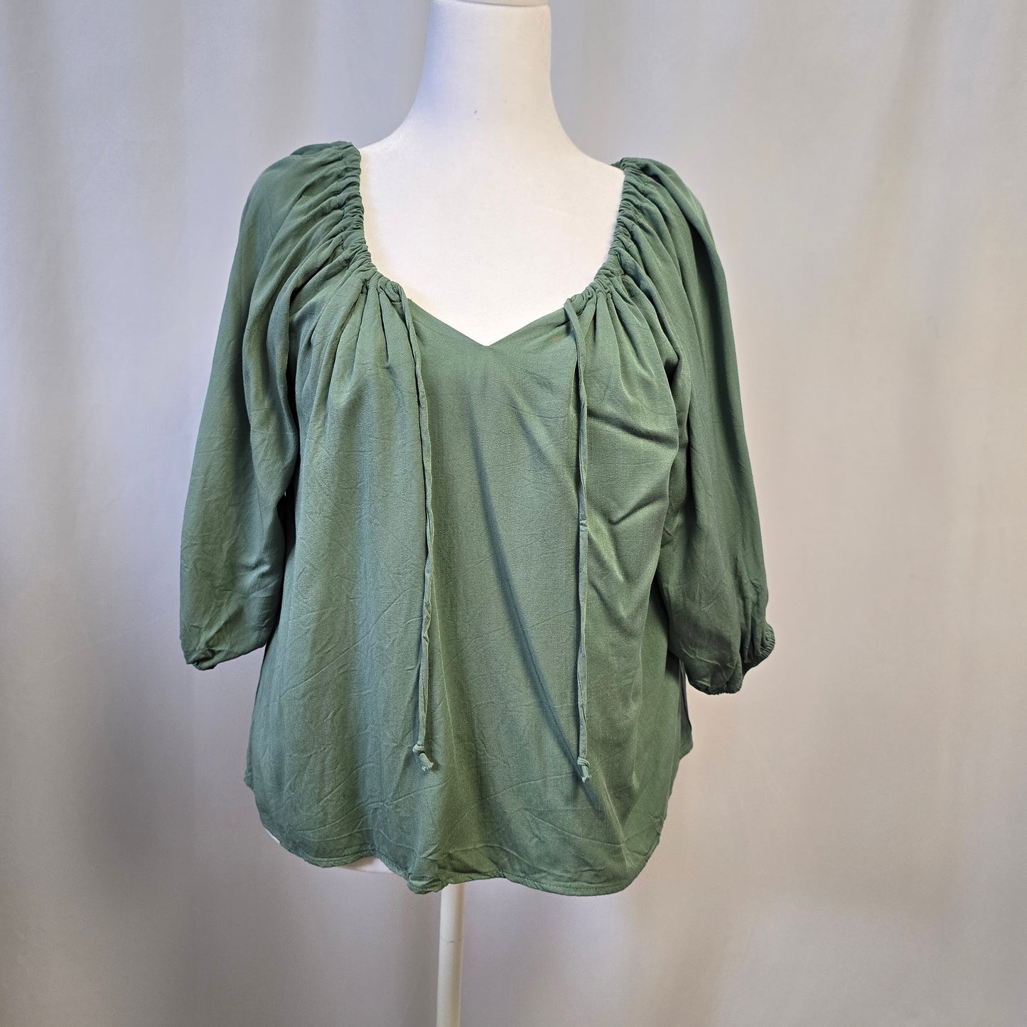 Wishlist Sage Short 3/4 Sleeve Top Large Preloved