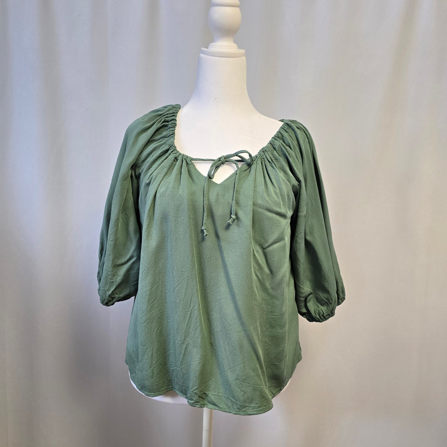 Wishlist Sage Short 3/4 Sleeve Top Large Preloved