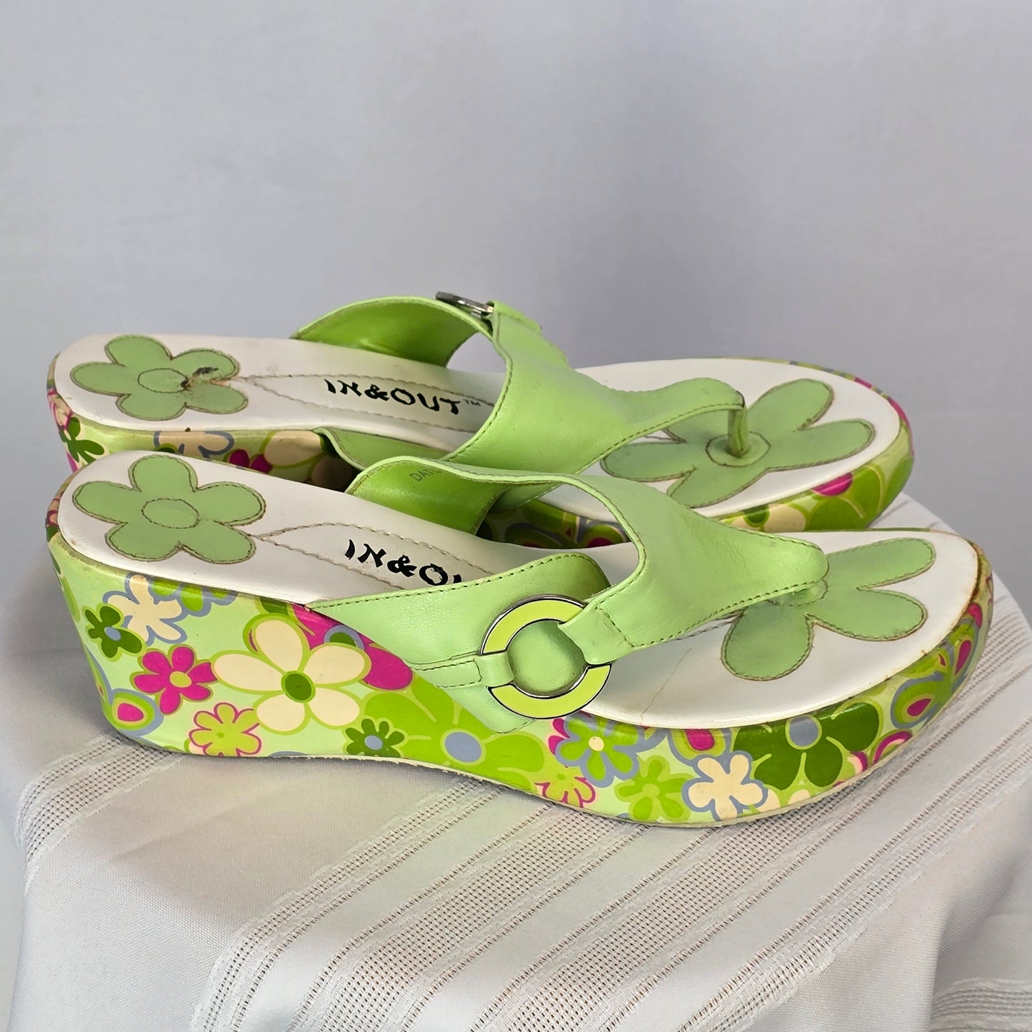 In&Out Green White Thong Sandals Size 39 Preloved
