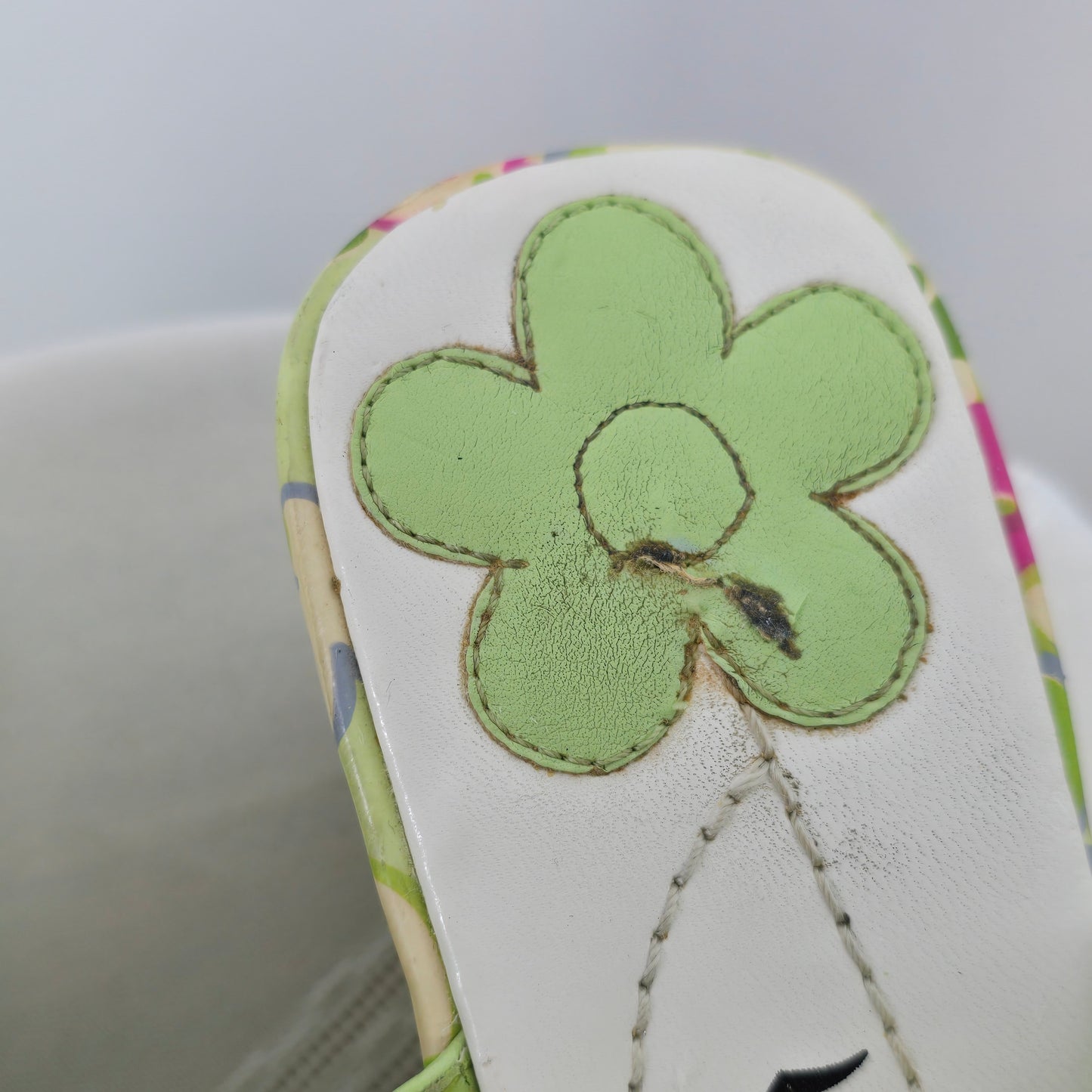 In&Out Green White Thong Sandals Size 39 Preloved