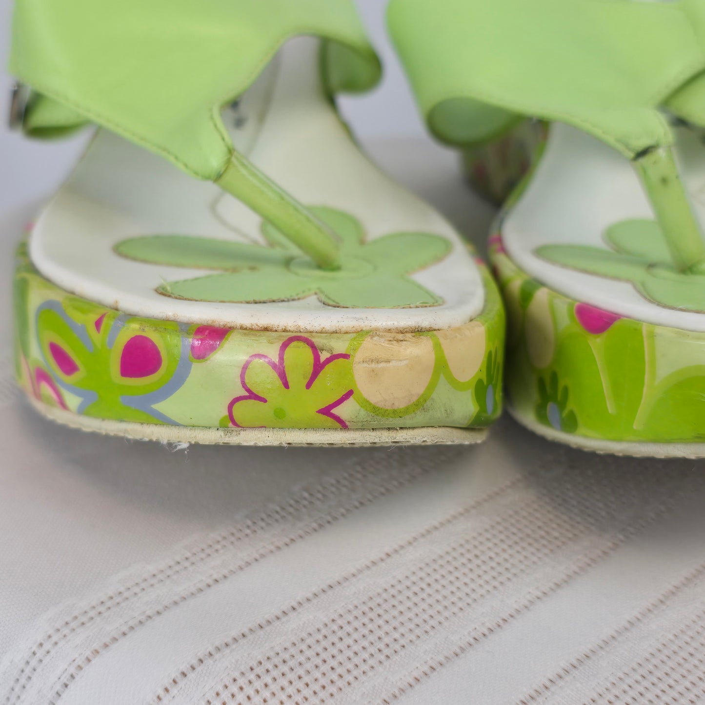 In&Out Green White Thong Sandals Size 39 Preloved